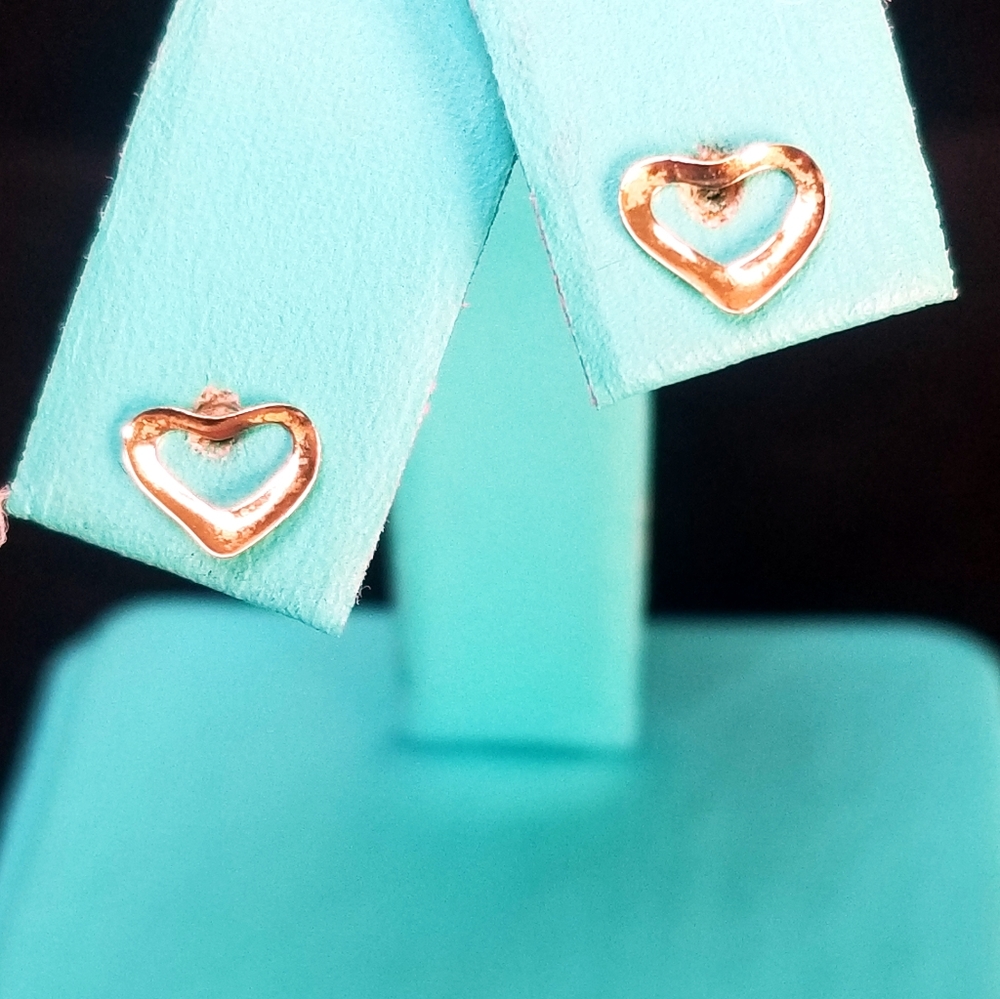14K Gold Heart Earrings EUC